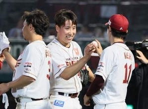 楽天イーグルス選手は吉井新監督に好意的　守護神藤平「フロント側が諦めない姿勢を示した」
