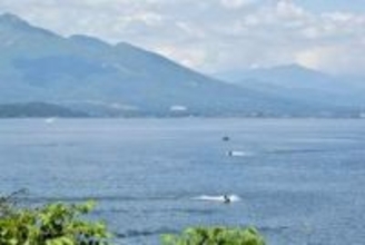 福島・猪苗代湖で水上オートバイが転覆　埼玉と東京の男性2人が意識不明