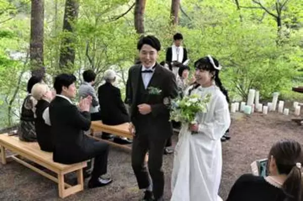 福島・飯舘で原発事故後、初の結婚式を開催　移住した新郎新婦を村が後押し