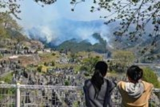 岩手・大槌山林火災、延焼続く　1300人態勢で消火活動を強化