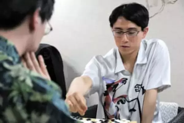囲碁・棋聖戦ハワイで第1局　一力遼棋聖が先勝