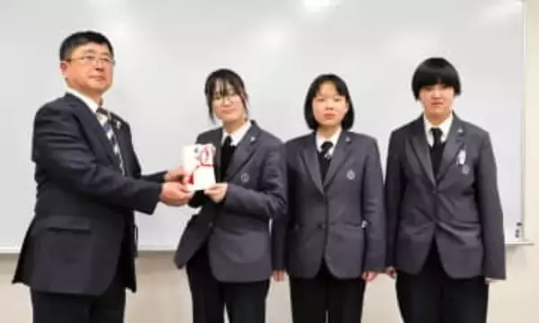 宮城・大河原産業高が赤い羽根募金に寄付「地域が元気になれるように」　文化祭収益の一部30万円