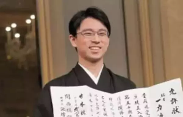 「勝つカレーで逆転できた」一力遼五冠の名人就位式