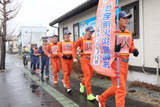 「宮城・角田の角田消防職員が街中走り防火PR　119番通報にかけて11.9キロ完走、幼保施設では火災警報器の音まねも」の画像1