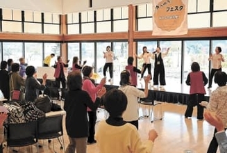 ダンスや納棺体験「大人の文化祭」　仙台でゆうゆうフェスタ、シニア世代が交流