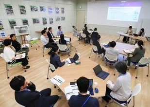 「多様な人がありのままでいられる社会に」　性的少数者の支援団体招き勉強会　仙台・河北新報社