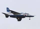 「ブルー、宮城・金華山沖で飛行初め　4機がジェット音を響かせ離陸」の画像1