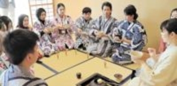 インドネシアの技能研修生、宮城県に愛着持って　仙台で「ウエルカムパーティー」　浴衣着付け、抹茶たて体験も