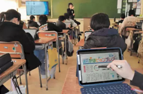 デジタル教材で新聞読み考える　宮城・富谷の東向陽台小　ミヤシル出前授業　「見出しから記事選びたい」