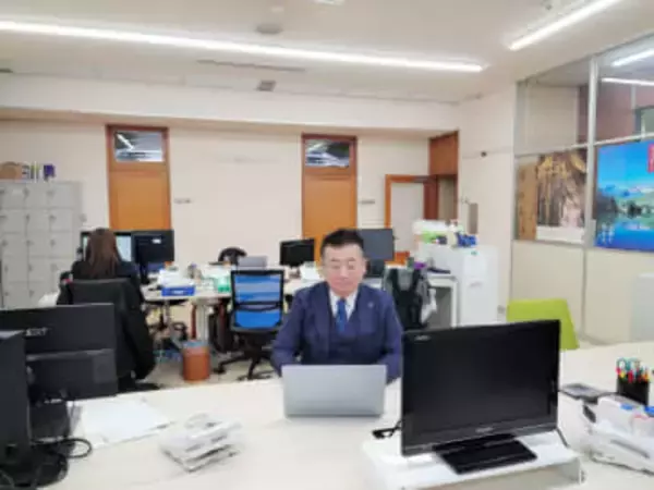 「町長室なくします」福島・磐梯町役場がフリーアドレス制導入