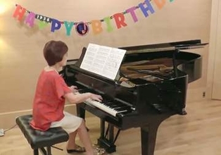 90歳の記念コンサートは古里仙台で　「神の手」と話題のピアノ教師、25日に初開催