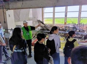 避難時の約束「おはしも」が「東日本大震災で役立った」　中学生の防災記者が宮城・山元町震災遺構中浜小で学ぶ