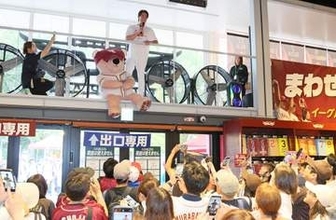 前田健　グッズショップにサプライズ登場＜担当記者が見た！聞いた！東北楽天こぼれ話＞