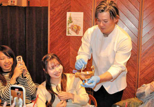 東北楽天、伊藤裕季也が牛タン店で1日店長