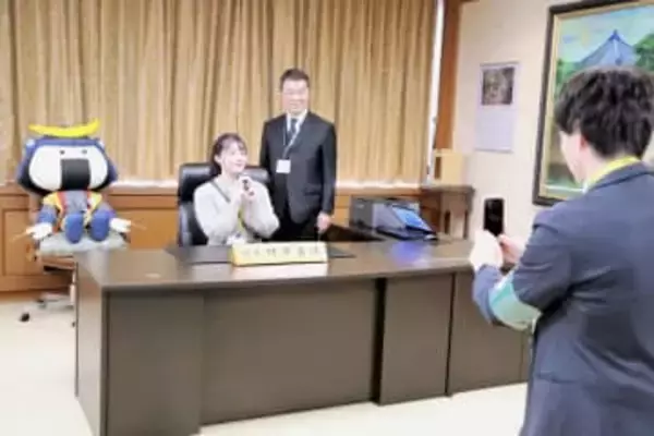 「20年で2回しか使ったことがない」貴賓室に案内　宮城県庁参観デー