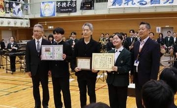 稲垣潤一さんに感謝　ドラマティックに　復興基金で楽器修理・購入　石巻で集い
