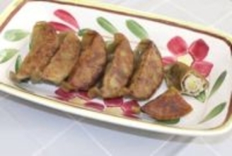 宮城・東松島の特産ノリを皮に練り込んだ「東松島ご当地餃子」を日本郵便が販売中　地元産赤豚をあんに使い、強いうまみ