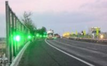 「ホワイトアウト」で141台の多重事故があった区間の風雪対策工事が完了　東北道三本木PAー長者原SA間