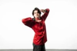 配信者スタンミ主催「ティラノレース」開催　100匹の恐竜（着ぐるみ）が品川を爆走