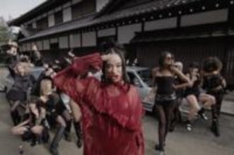 Awich「Wax On Wax Off」日本版REMIXのMV公開　R-指定、NENE、鎮座DOPENESS、C.O.S.A.が客演