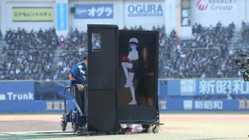 星街すいせい、プロ野球始球式に出演　初音ミクの応援を受け105キロのストレート放つ