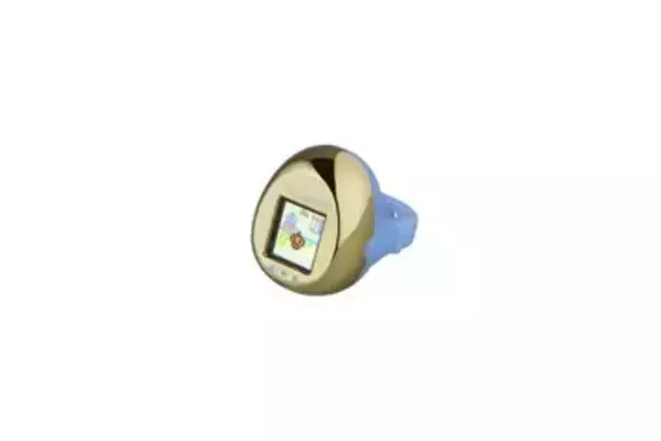 “世界最小”の指輪型たまごっち「Tamagotchi ring」発表　指にはめてお世話できる