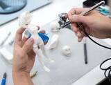 「日本工学院、4年制の「フィギュア造形科」を新設　海洋堂らと連携し原型師を育成」の画像1