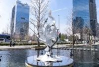 米山舞、巨大彫刻と新作イラストをグランフロント大阪で展示