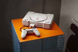 初代プレステを1911ピースで再現した「レゴ PlayStation」がすごい　ほぼ実寸大！
