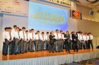 桐蔭ラグビー部、全国3連覇の快挙祝う　主将堂薗「花園優勝を報告できた」