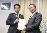 黒岩知事、林野火災のヘリ派遣へ要件緩和を　小泉防衛相に要望