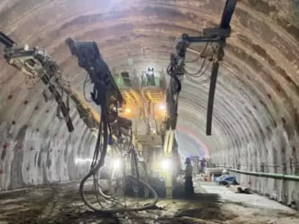 川崎「尻手黒川線」で18日、完成前のトンネル内部見学会　前回好評で急きょ企画、迫力の工事現場を間近で