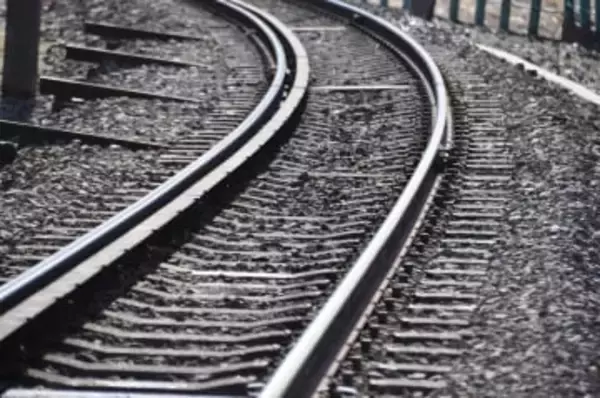 走行中の小田急江ノ島線で窓ガラスが破損　投げ込まれた物などは確認されず