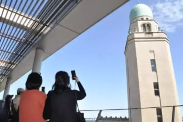横浜税関の本関庁舎公開　「クイーンの塔」望む展望テラス、マッカーサー元帥執務の部屋も
