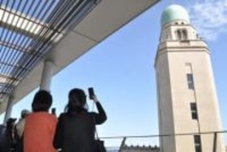 横浜税関の本関庁舎公開　「クイーンの塔」望む展望テラス、マッカーサー元帥執務の部屋も
