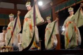 源氏ゆかりの縁、宗教も距離も越え「合同の祈り」　鶴岡八幡宮と東大寺、災害犠牲者を悼む