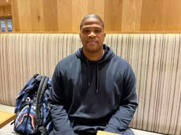 【DeNA】ダヤン・ビシエドが来日　「けがせず、チームに貢献したい」