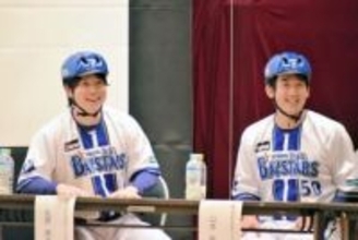 【DeNA】佐野と山本、横浜商高で交通安全教室　生徒にヘルメット着用訴え