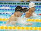 「【全国高校総体】競泳・男子100m平泳ぎ、慶応の1年生・山崎隼翔が2冠　女子800mリレーは日大藤沢が制す」の画像1