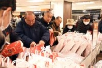 そごう横浜店、2日に初売り　働き方改革で14年ぶり　福袋3万個用意、長蛇の列で開店10分早める