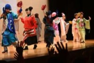 横浜・緑区で65歳以上の女性のファッションショー　18人が舞台に