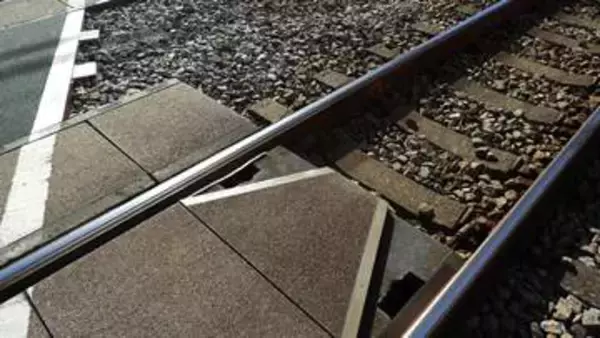 小田急江ノ島線の踏切で人身事故　一部で一時運転見合わせ、2万6700人に影響