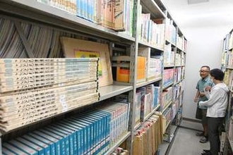 普段入れない図書館の裏側　大井町で初の書庫公開ミニツアー　蔵書3万冊を特別公開
