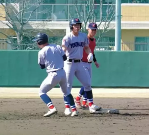 【センバツ】横浜、主将・小野が初打席本塁打　「秋ならファールになっていた」手応えの一発