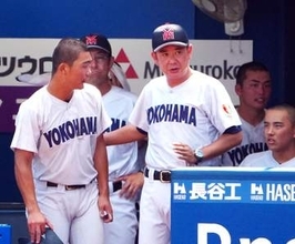 【高校野球神奈川大会】「とてつもないこと」横浜・村田監督が市ケ尾たたえる　クーリングタイムにはナイン引き締め