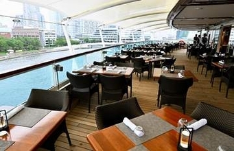 クルーズ船「三井オーシャンサクラ」、19日就航控え横浜入港　「にっぽん丸」のメニュー継承、食へのこだわり追求