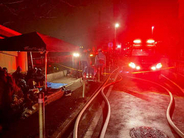 横浜・鶴見で火事、住宅5棟燃える　80代男性が病院搬送、火元の住民か