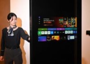 神奈川・伊勢原のドア専門メーカー　液晶モニター搭載のドアを開発　エープリルフール企画が原点