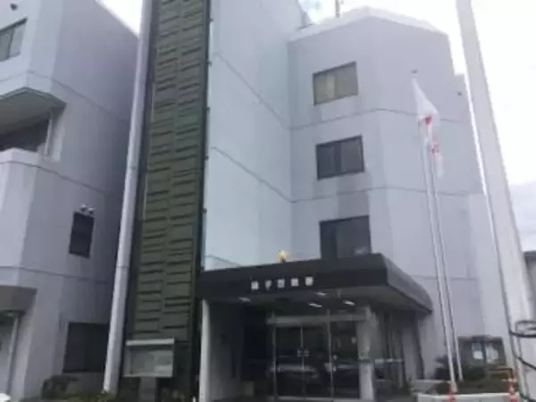 横浜・磯子の市道　園児17人乗せた幼稚園バスが柱衝突　運転手と女性職員が病院に搬送