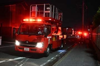 相模原市中央区で火事、10棟焼く　60代男性が煙吸い搬送